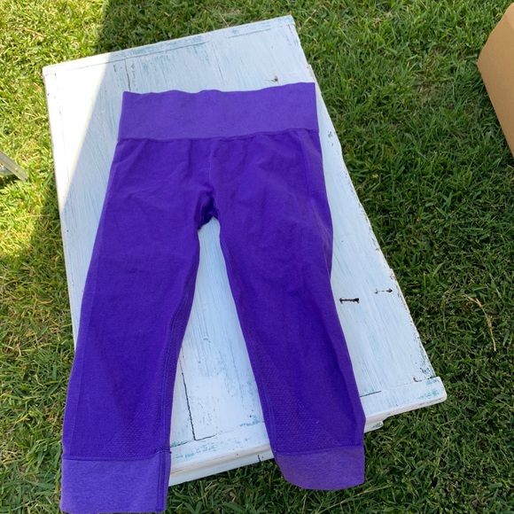 lululemon athletica Pants - Lululemon capri pants